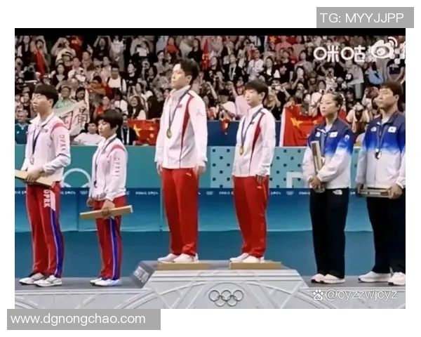 球员身穿国旗庆祝夺冠，感动无数网友