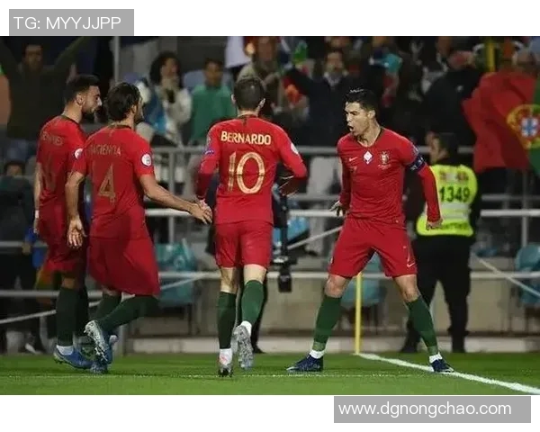 昔日恩怨重燃 C罗与老队友再度交锋场上碰撞火花 昔日恩怨重燃 C罗与老队友再度交锋场上碰撞火花